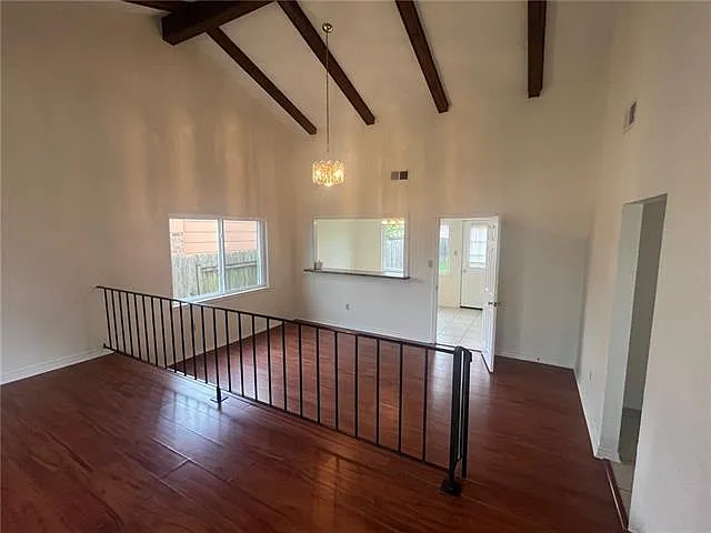 5 bed, 2.0 bath, 2197 sqft, $2,150 — Photo 4