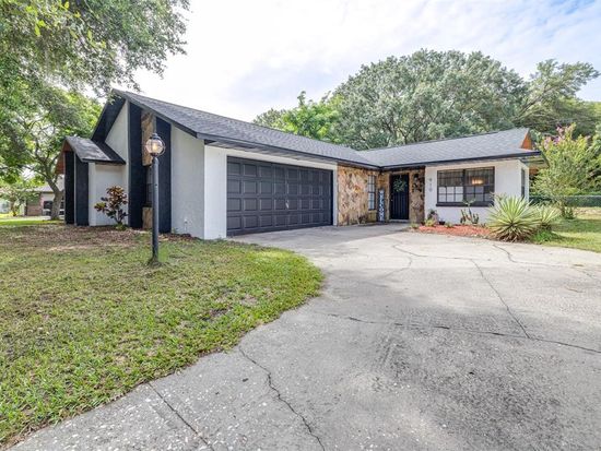 910 Van Dr, Auburndale, FL 33823