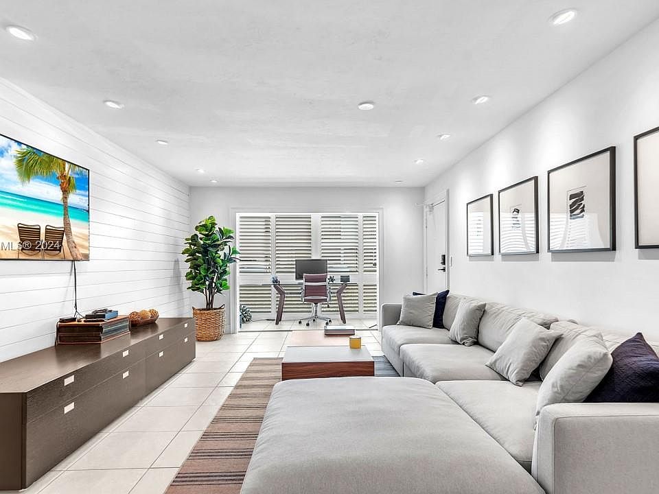 1st image of 6477 Bay Club Dr APT 2