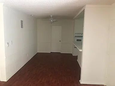 3rd image of 943 19th St #2