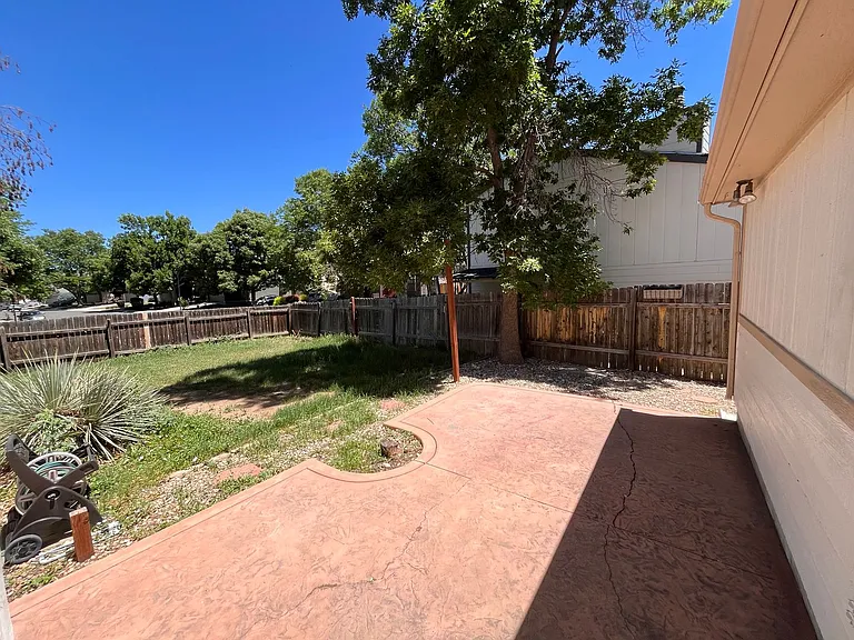 412 Albion Way — Photo 24