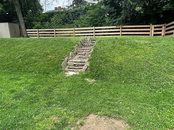 4th image of 608 Wildwood Dr