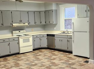 1005 Washington St APT A, Highland, IL 62249