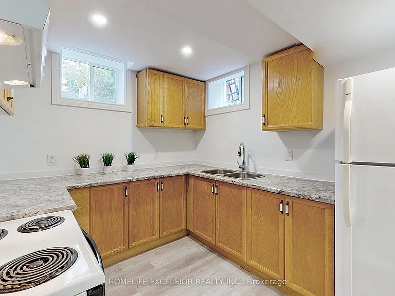 103 Cardinal St — Photo 6