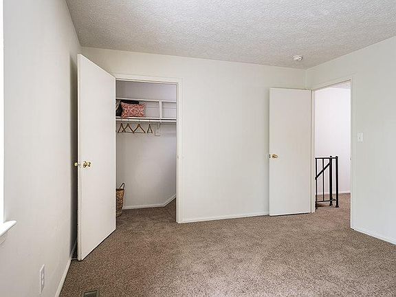 4th image of 1538 Lancashire Ct