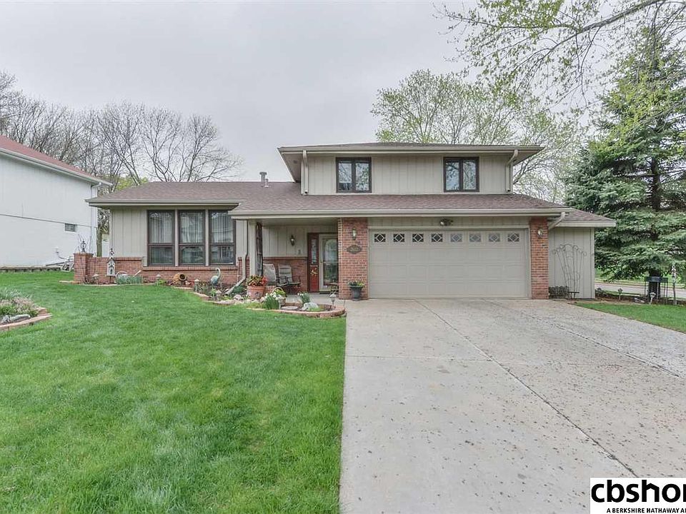 1st image of 2642 N 123rd Cir