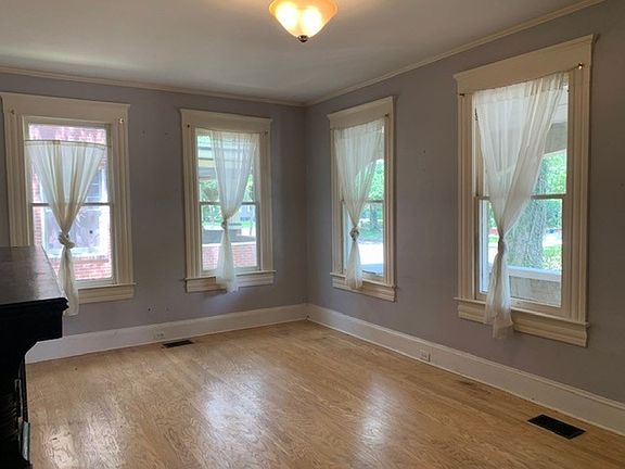 4th image of 1118 Copeland St
