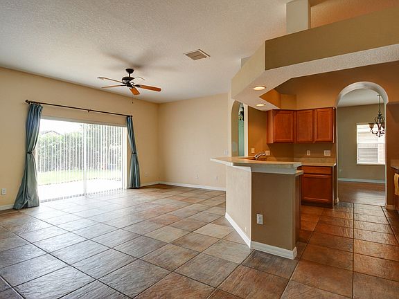 Family/Kitchen