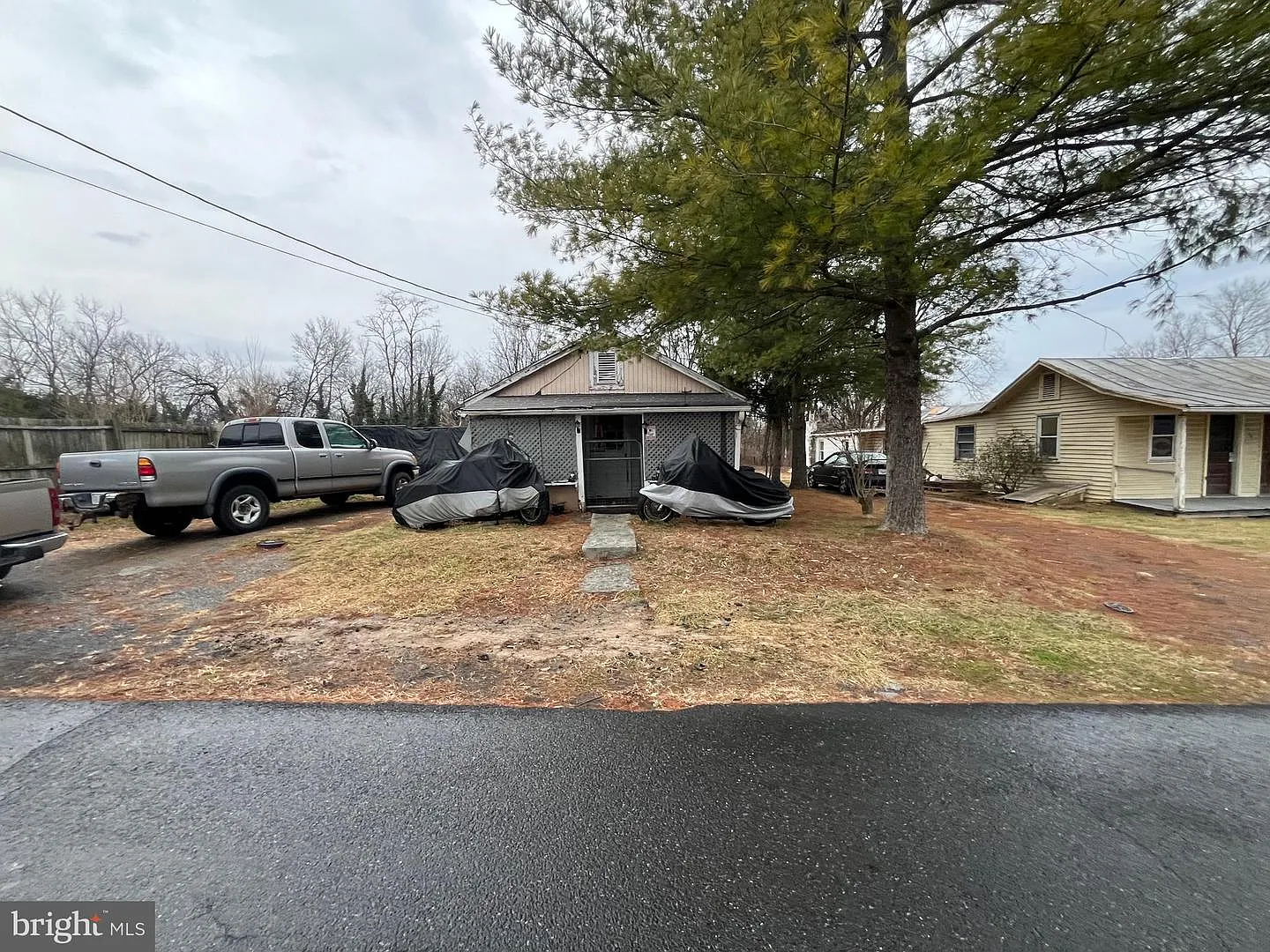 2339 3rd St photo 1