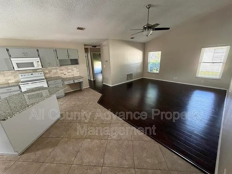 3232 Oakwood Pl — Photo 6