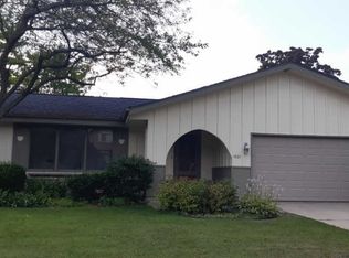 1601 Valley Dr, Grafton, WI 53024