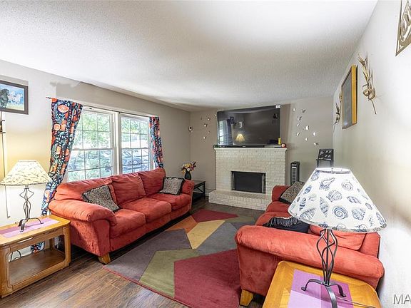 4th image of 614 N Mount Auburn Rd
