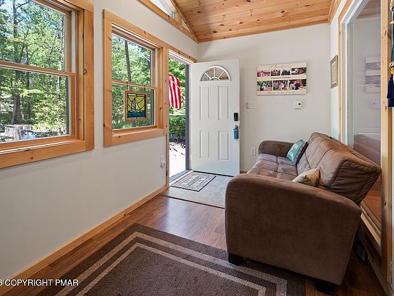 4th image of 304 Long View Ln