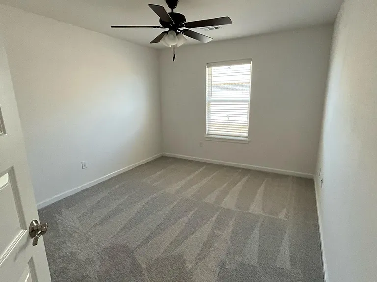 Second bedroom.