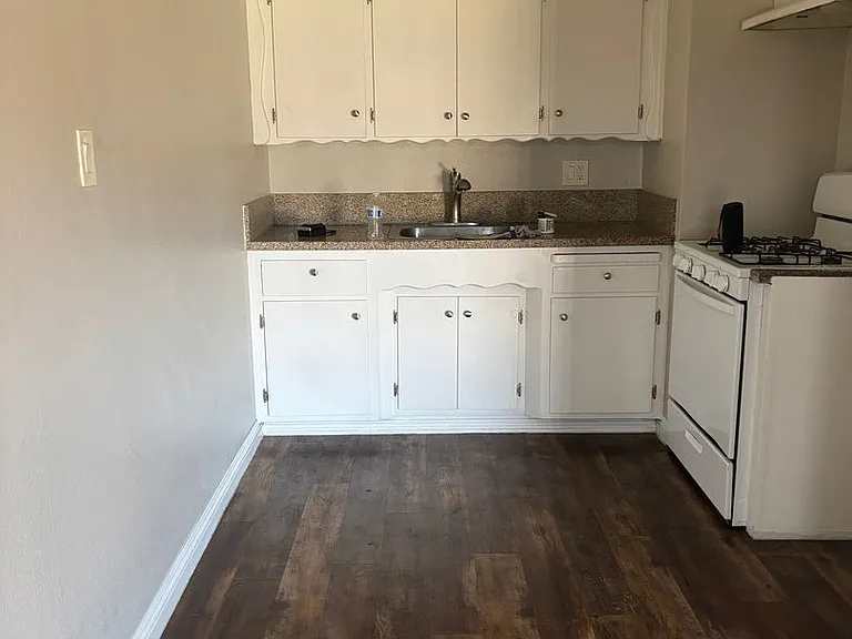 7348-7352 Neo St — Photo 14