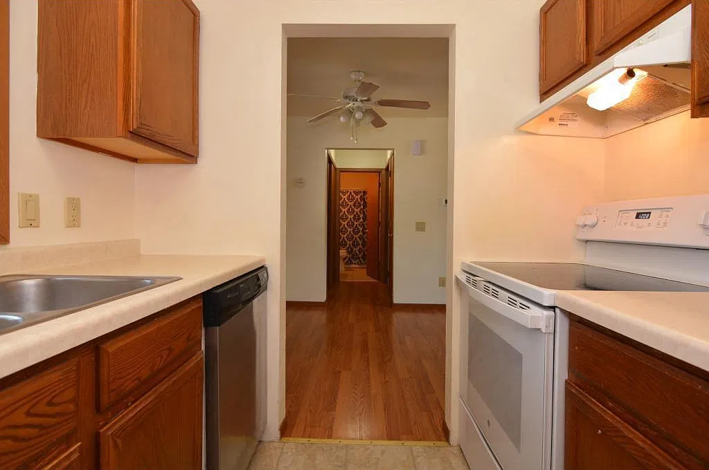 1 bed, 700 sqft, $1,325 — Photo 4
