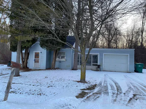 2801 Meadow Dr, Bay City, MI 48706