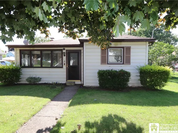 31 Genet St, Dunkirk, NY 14048