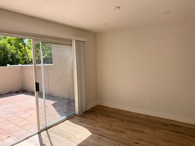 107 Stanford Ct #107 — Photo 11