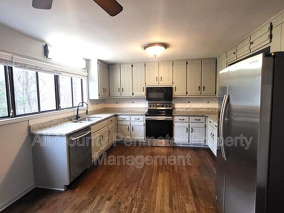 5th image of 2571 Rocky Springs Dr
