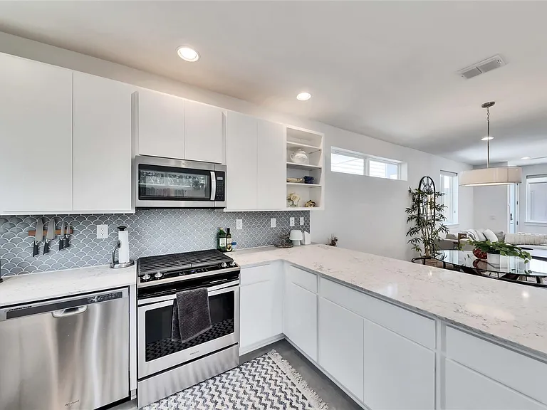 814 N Bluff Dr #82 — Photo 12