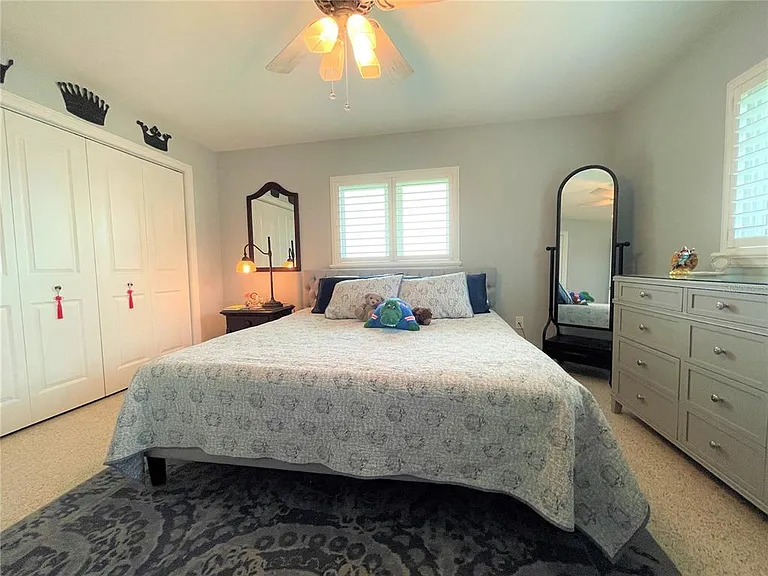 17045 Dolphin Dr — Photo 15