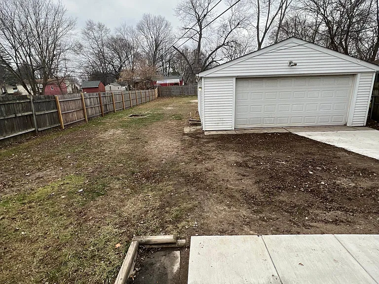 15424 Oldham St — Photo 19