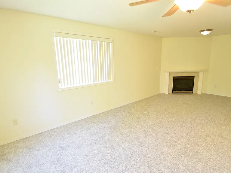 1834 NW Poplar Ct — Photo 6