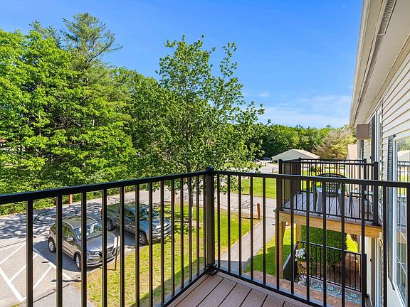 3rd image of 910 White Cedar Boulevard