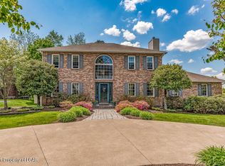 3 Bramblewood Dr, Shavertown, PA 18708