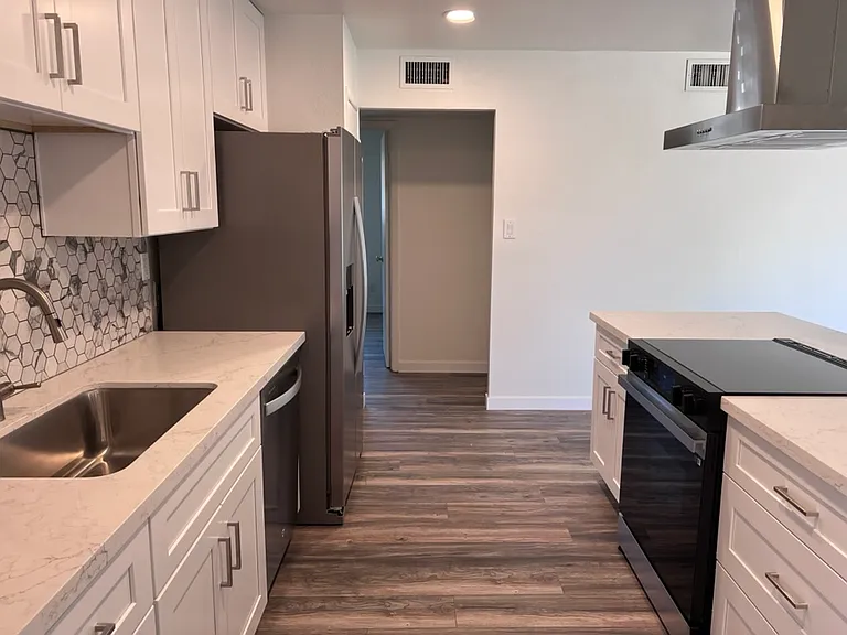 1322 E Broadmor Dr — Photo 8