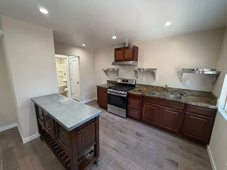 3237 Madison St #A — Photo 11