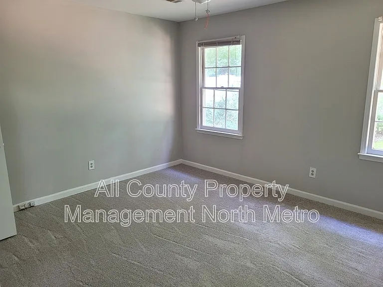 285 Sequoyah Dr — Photo 8