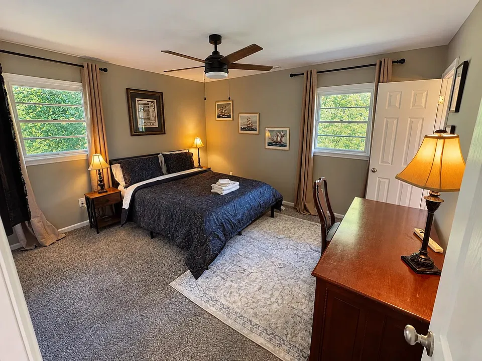 S Crestview Dr NW