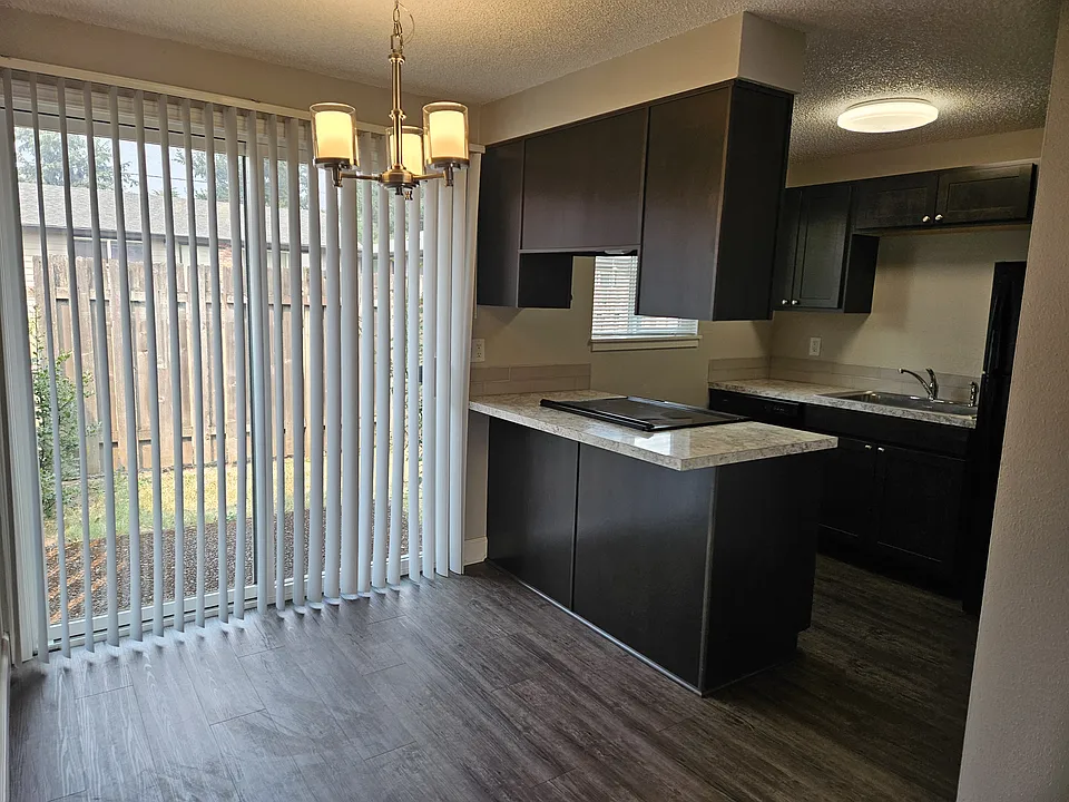 Country Lane Apartments