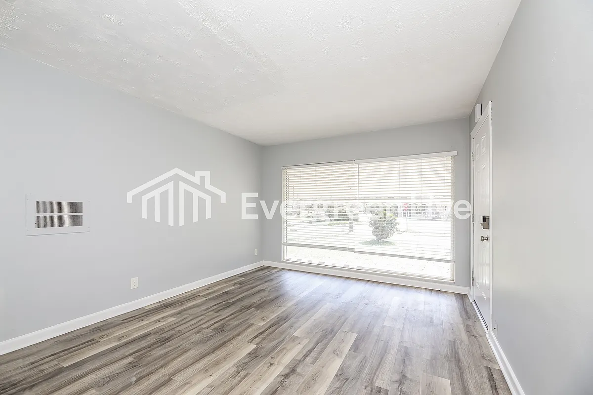 Building Photo - 2103 Tegner Dr