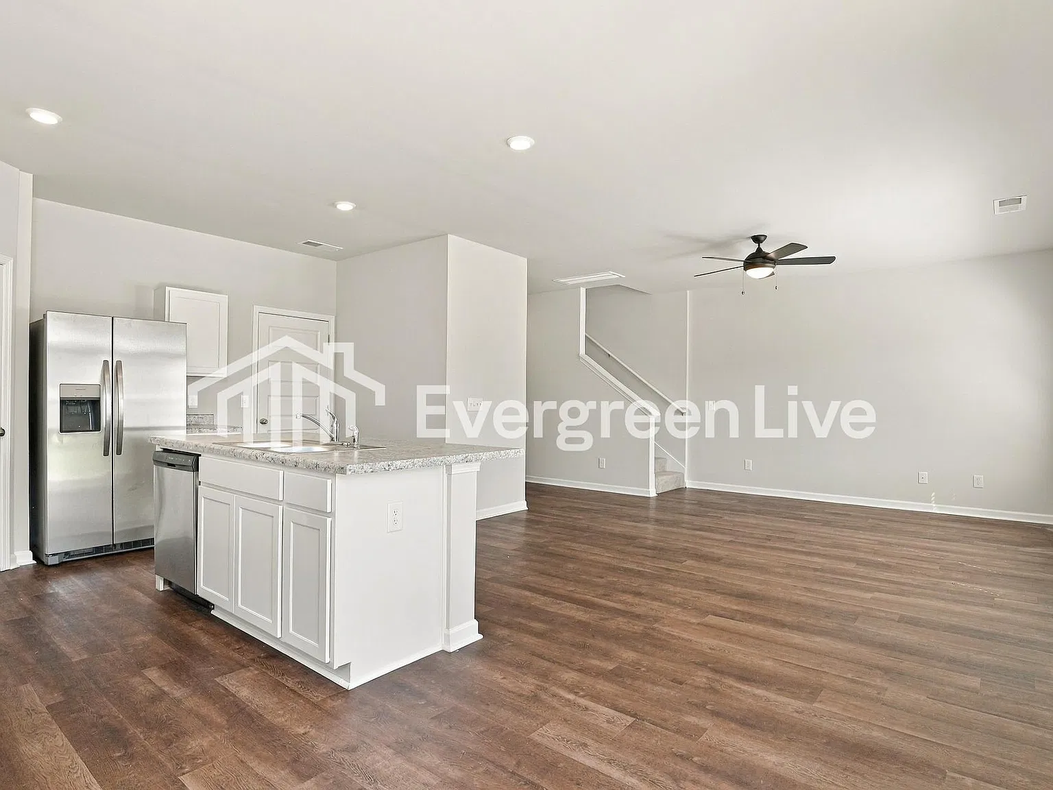 3 bed, 2.5 bath, 1689 sqft, $1,555 — Photo 4