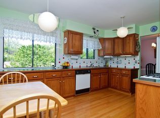 210 Albert Dr, Vernon Hills, IL
