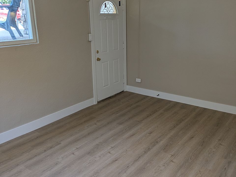 Living room & front door