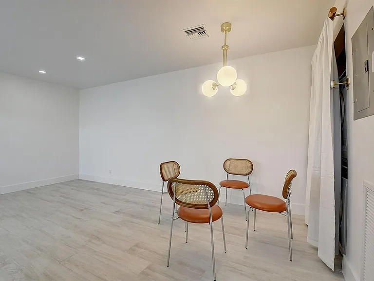 502 N H St #4 — Photo 8