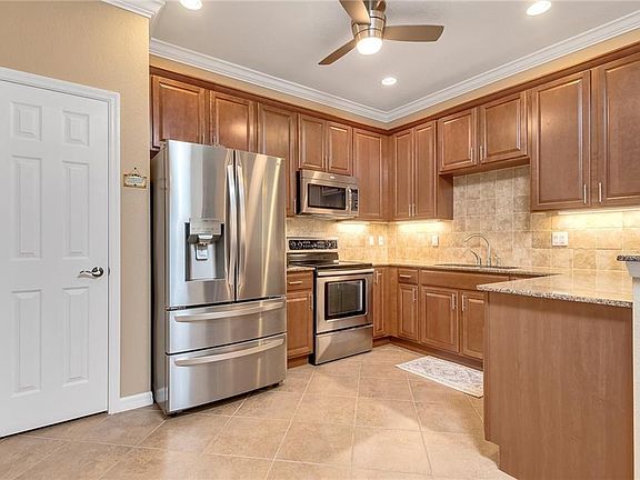 2nd image of 6355 Oxford Cir Unit 101A
