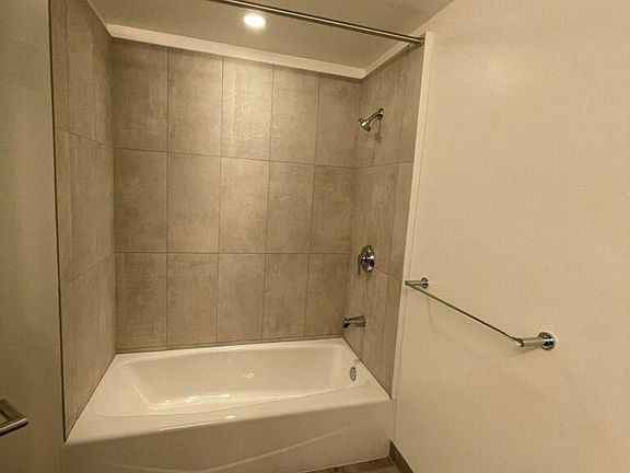 5th image of 200 Van Ness Ave #405