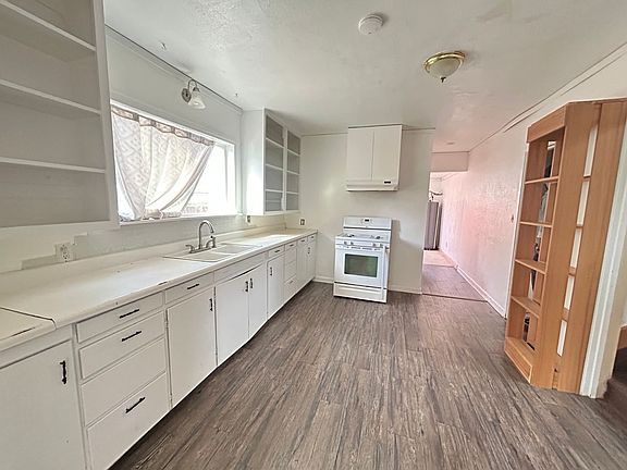 4th image of 820 Centennial Blvd
