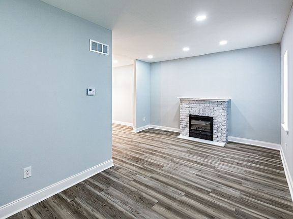 3rd image of 207 E 25th St