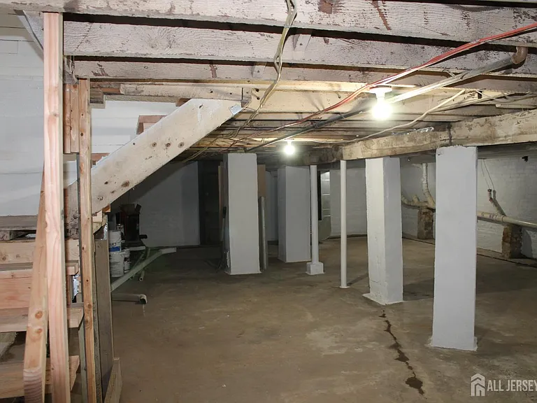 519 Roosevelt Ave #2 — Photo 13