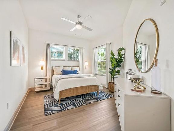 5th image of 3 Park Blvd N #3