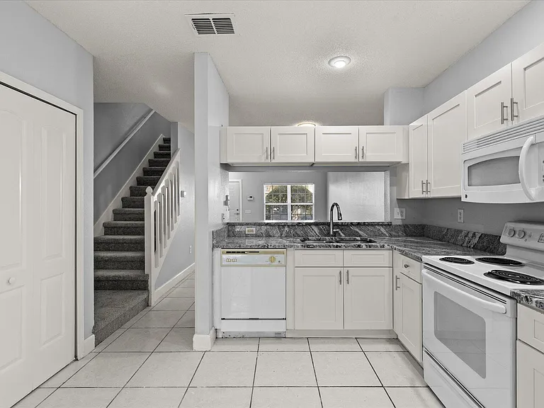 29924 Playa Del Rey Ln — Photo 4