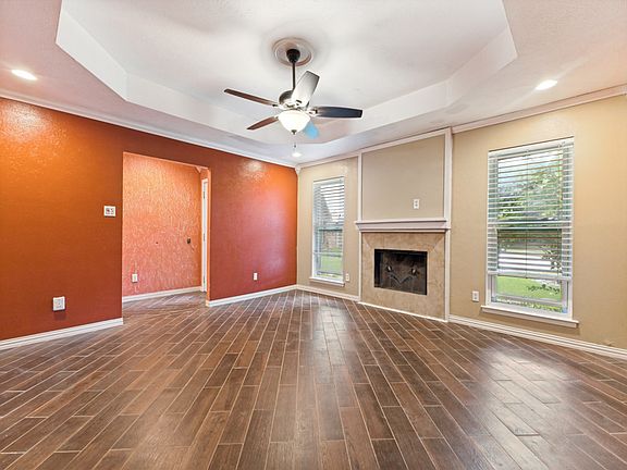 5th image of 829 Broadmoor Dr