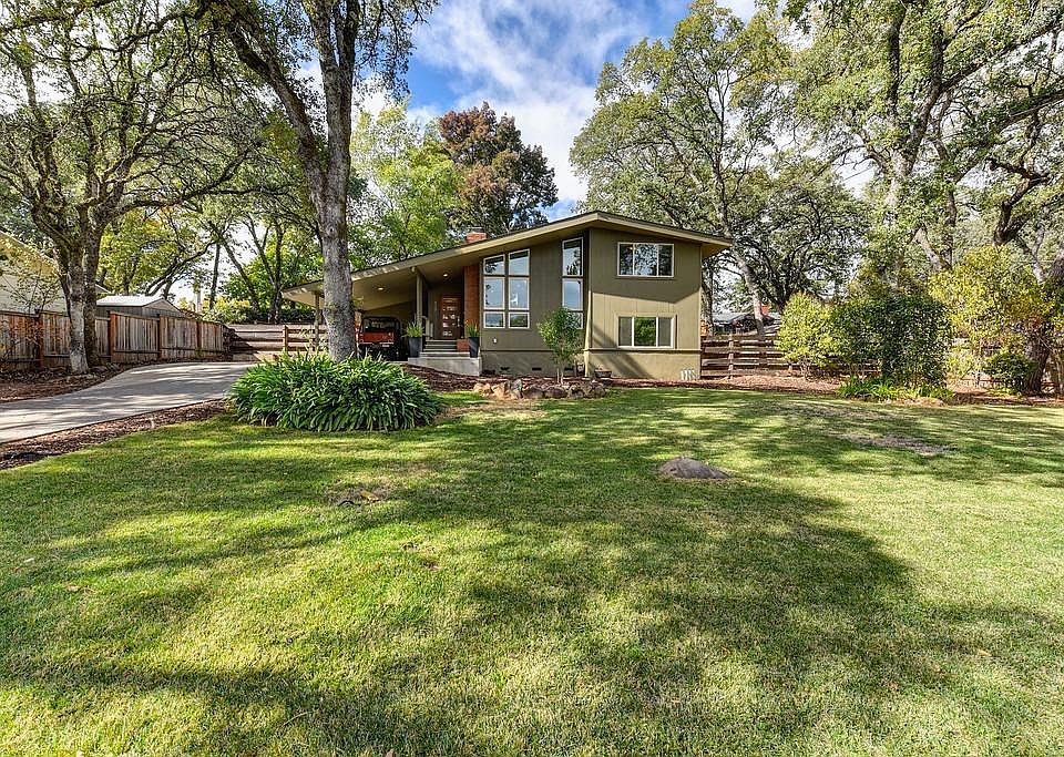 1st image of 460 Riverview Dr