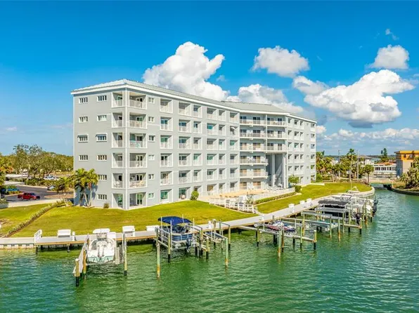610 Island Way APT 302, Clearwater, FL 33767